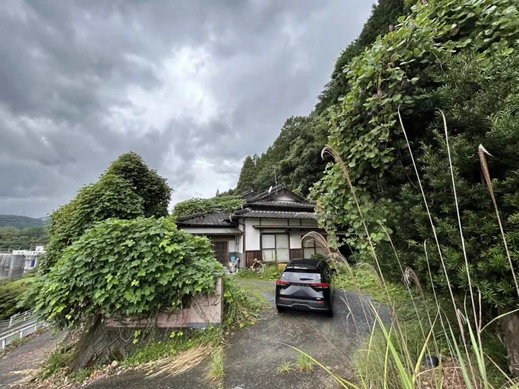 大分県中津市耶馬渓町　
戸建て